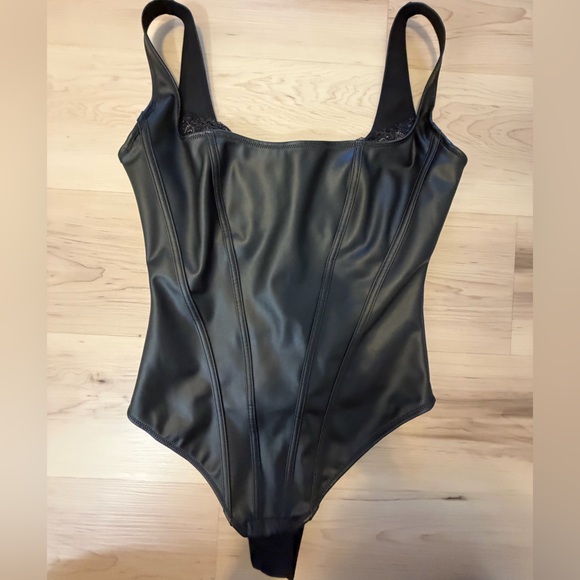 NWT Popilush Faux Leather Lace Balconette Sculpting Bodysuit Black Shapewear - Picture 6 of 7